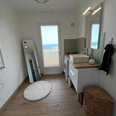 2 Renovated Sea View, Near Monaco Lejlighed