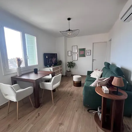 2 Renovated Sea View, Near Monaco Beausoleil